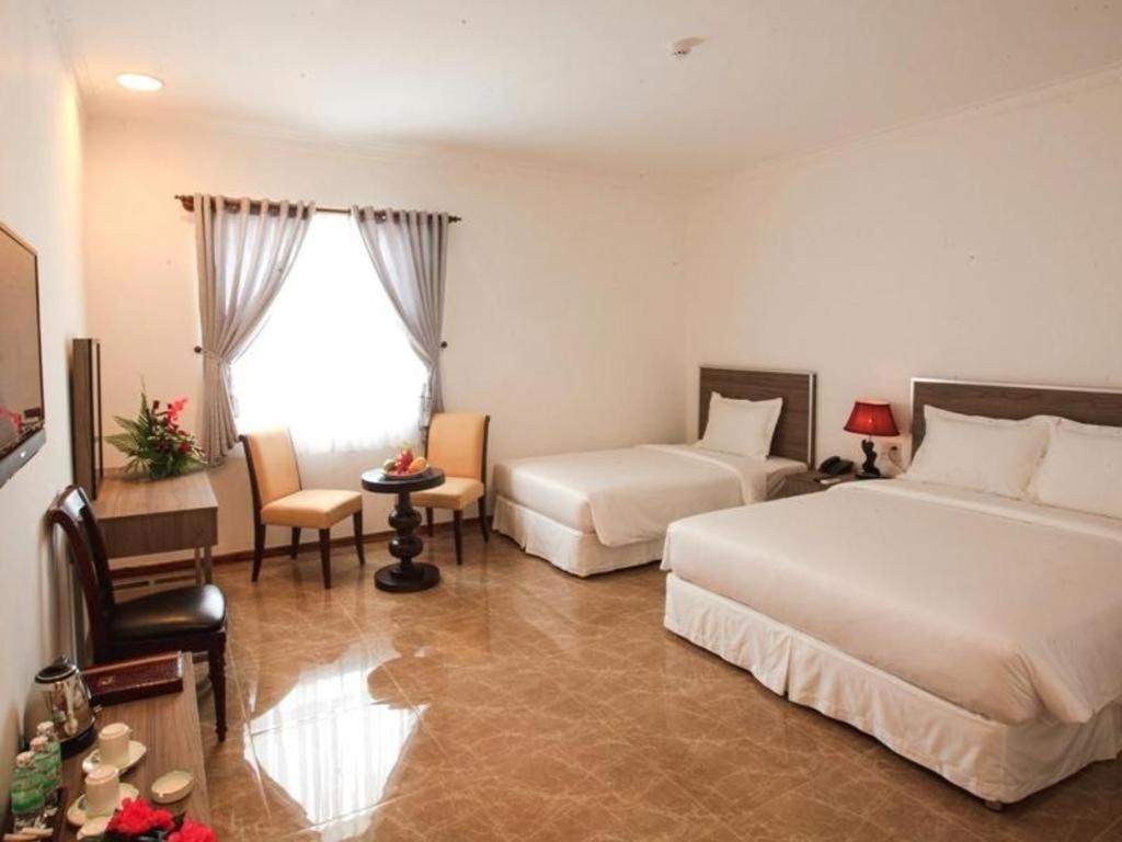 Den Long Do Hotel На Транг Екстериор снимка