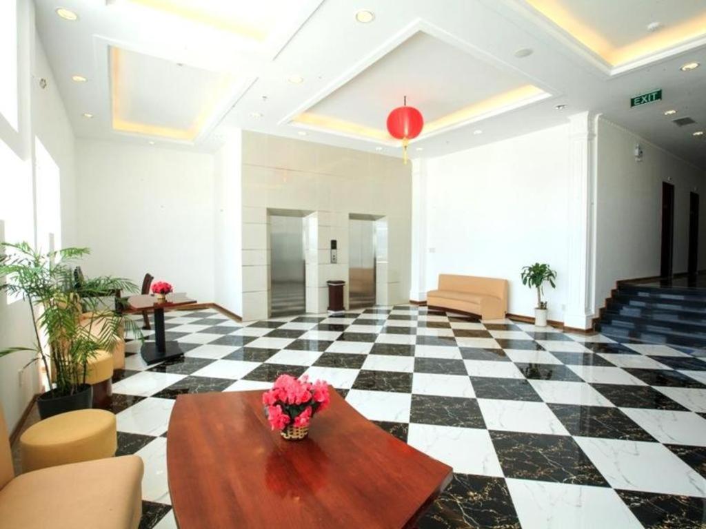 Den Long Do Hotel На Транг Екстериор снимка