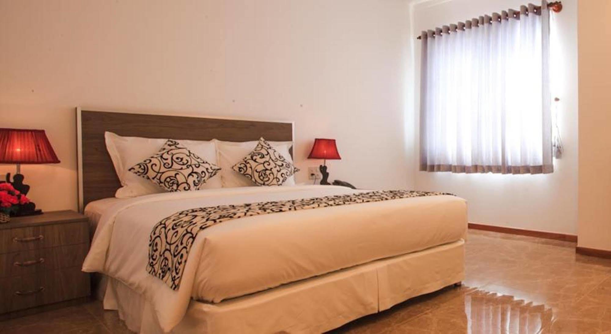 Den Long Do Hotel На Транг Екстериор снимка